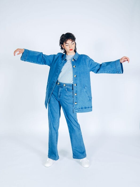 Mademoiselle YéYé Jeans Kurzmantel im Trenchstil mit weiten Ärmeln aus Bio-Baumwolle Auslauf