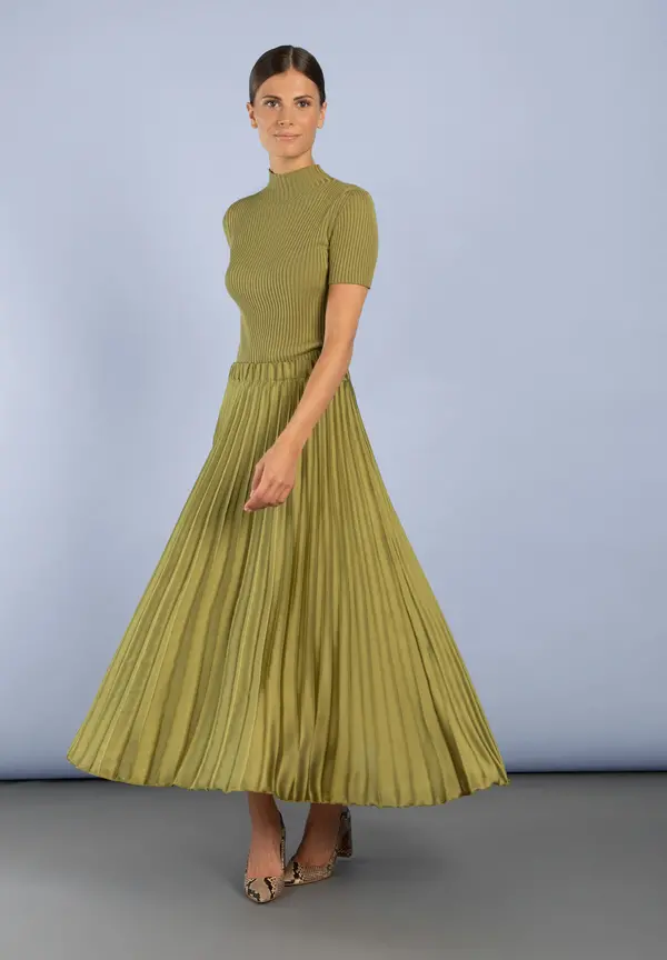 More & More Satin Plisséerock, soft moss green Sonderangebot der Fabrik