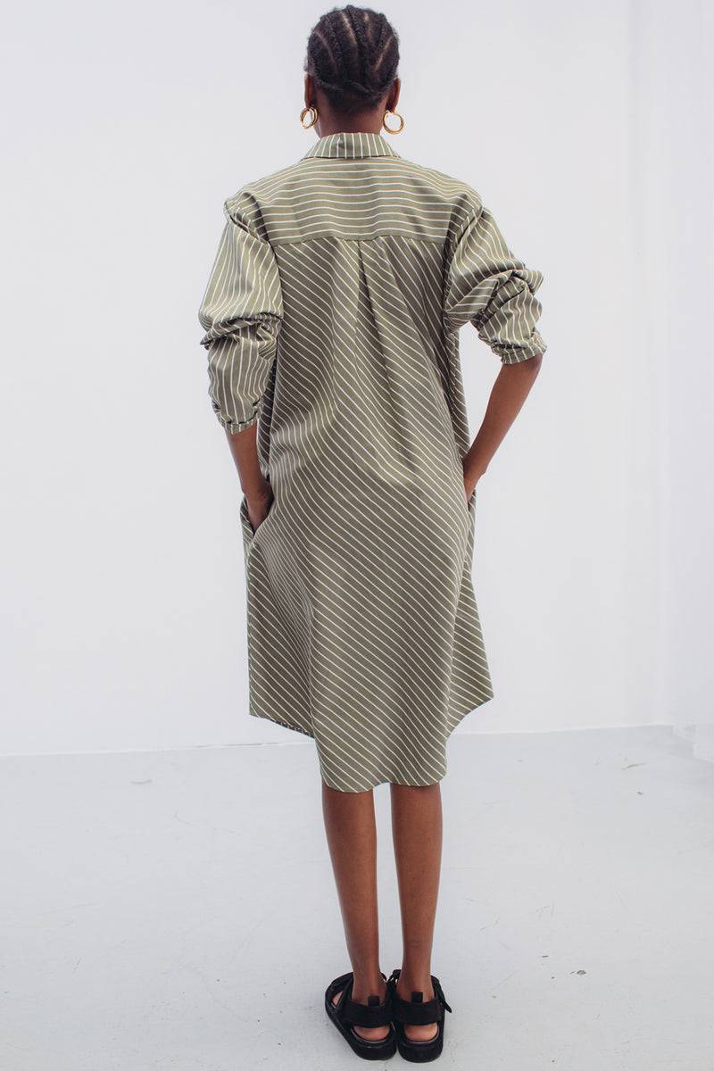 Mykke Hofmann Bio-Baumwoll-Popeline-Kleid Keila in Salbei-grün Rabatt