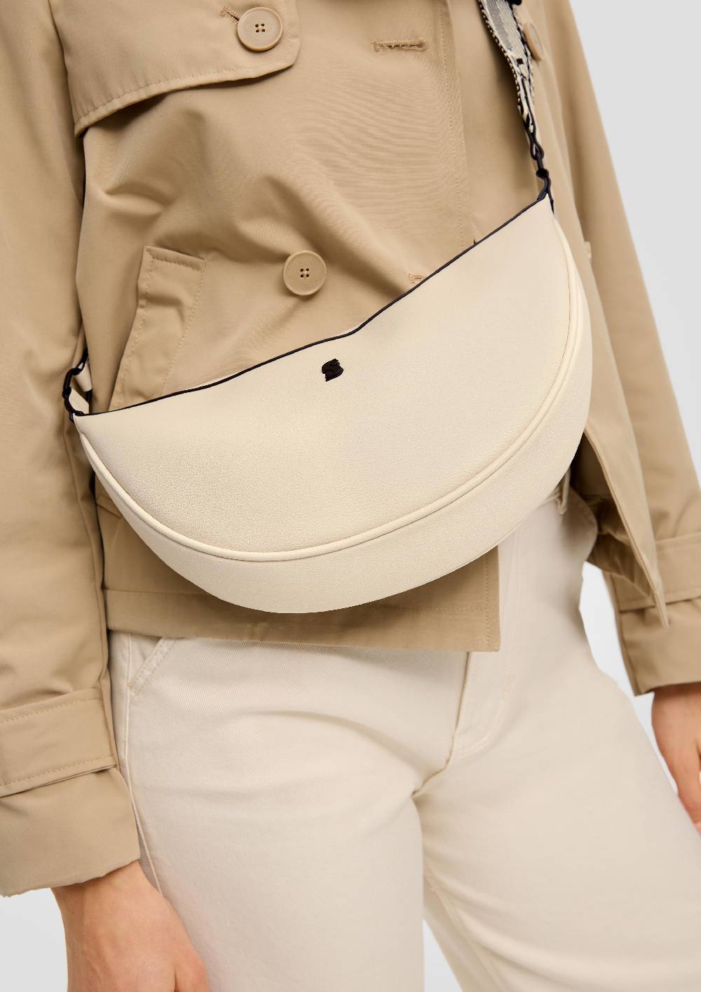 s.Oliver Crossbody-Bag mit Logo-Tragegurt Discount Store für neue Produkte