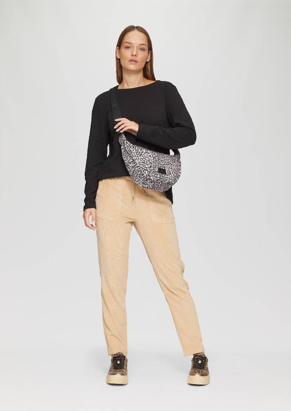 s.Oliver Mittelgroße Crossbody-Bag aus Webware Kostenloser Versand international