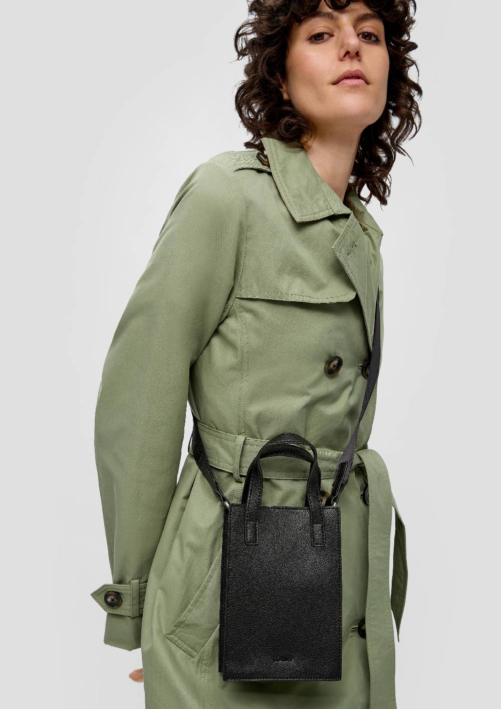 s.Oliver Crossbody Bag mit längenverstellbarem Schultergurt zollfrei