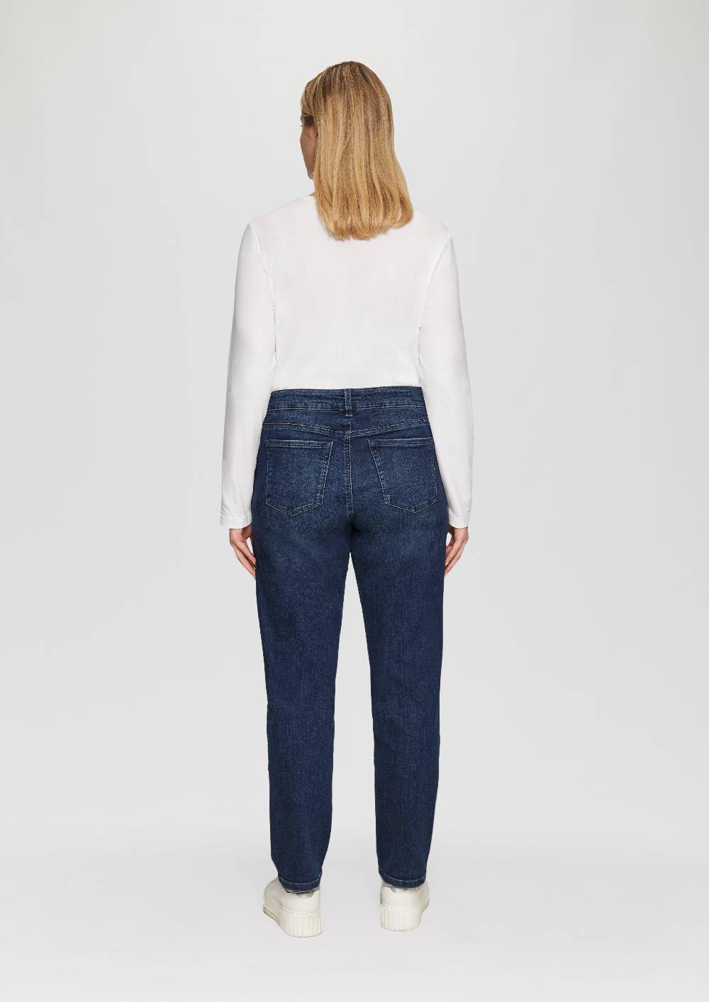 s.Oliver Jeans / Curvy Fit / Mid Rise / Semi Wide Leg Rabatt