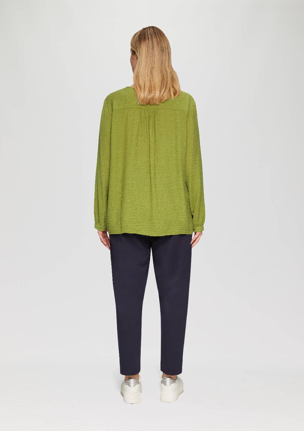 s.Oliver Strukturierte Bluse aus Viskosemix mit Smok Detail Blitzangebot
