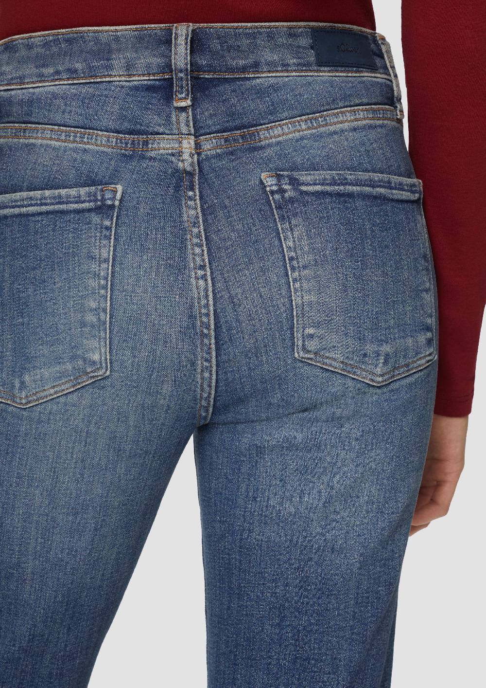 s.Oliver Jeans Flare / Slim Fit / Mid Rise / Flared Leg / mit Nahtdetail Muttertagsangebot
