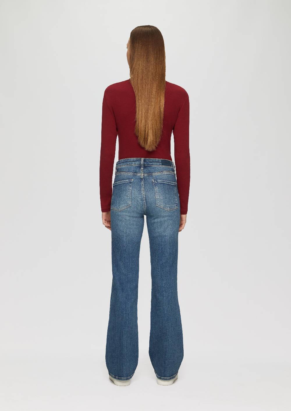 s.Oliver Jeans Flare / Slim Fit / Mid Rise / Flared Leg / mit Nahtdetail Muttertagsangebot