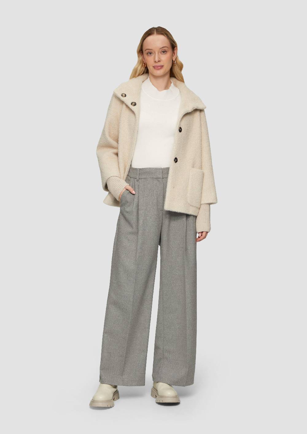 s.Oliver Flauschige Jacke mit Strickbündchen am Ärmel Blitzangebot