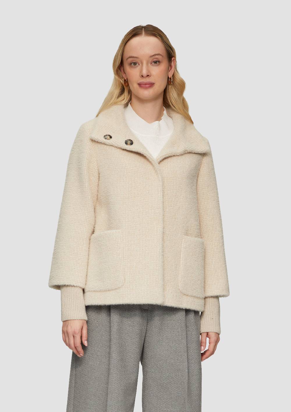 s.Oliver Flauschige Jacke mit Strickbündchen am Ärmel Blitzangebot