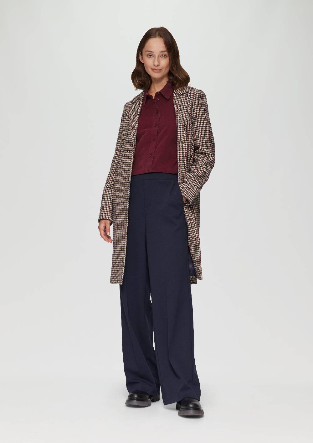 s.Oliver Cordbluse im Relaxed Fit mit Naht-Details im Angebot