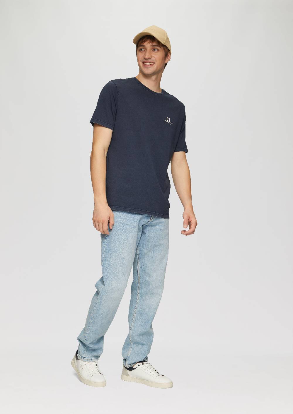 s.Oliver Gewaschenes T-Shirt mit Front- und Rückenprint 50% Rabatt mit kostenlosem Versand