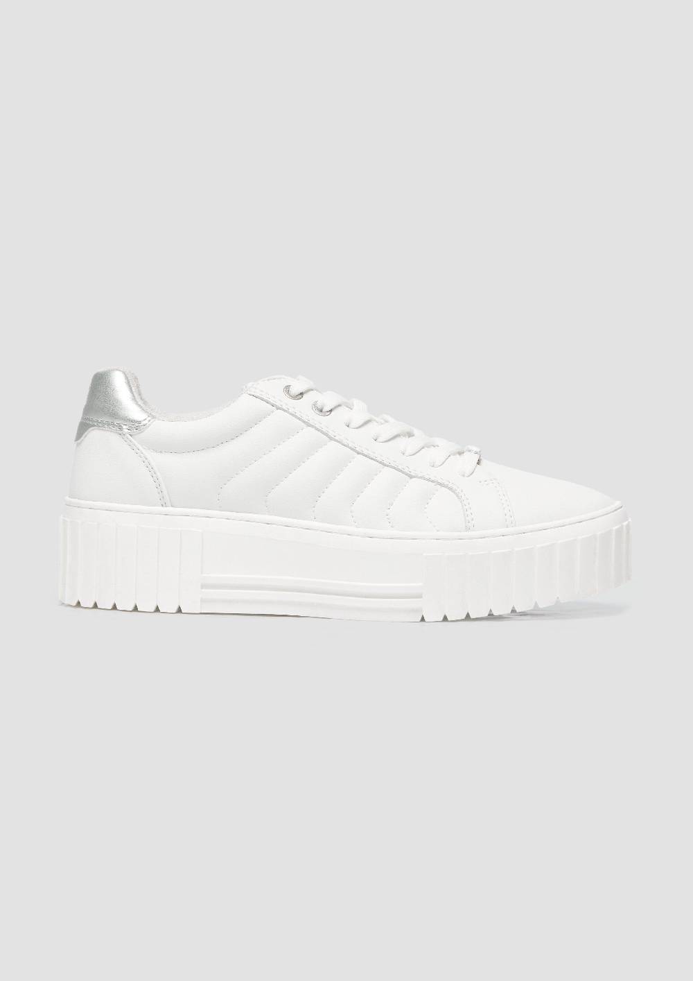 s.Oliver Plateausneaker mit Kontrastsohle Black Friday