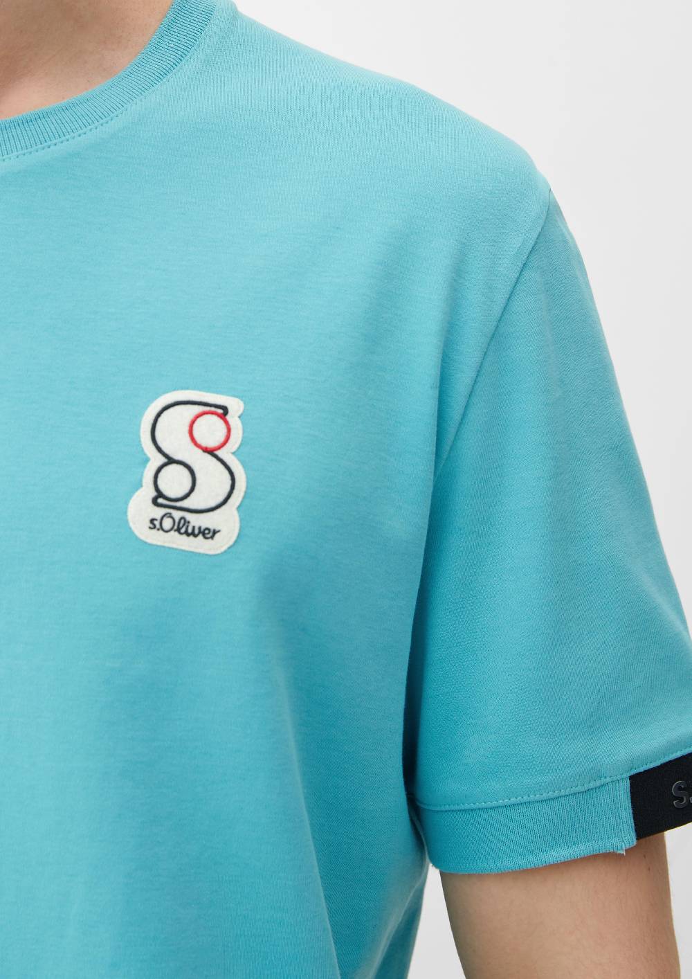s.Oliver T-Shirt mit Labelpatch Kauf eins, bekomm eins gratis