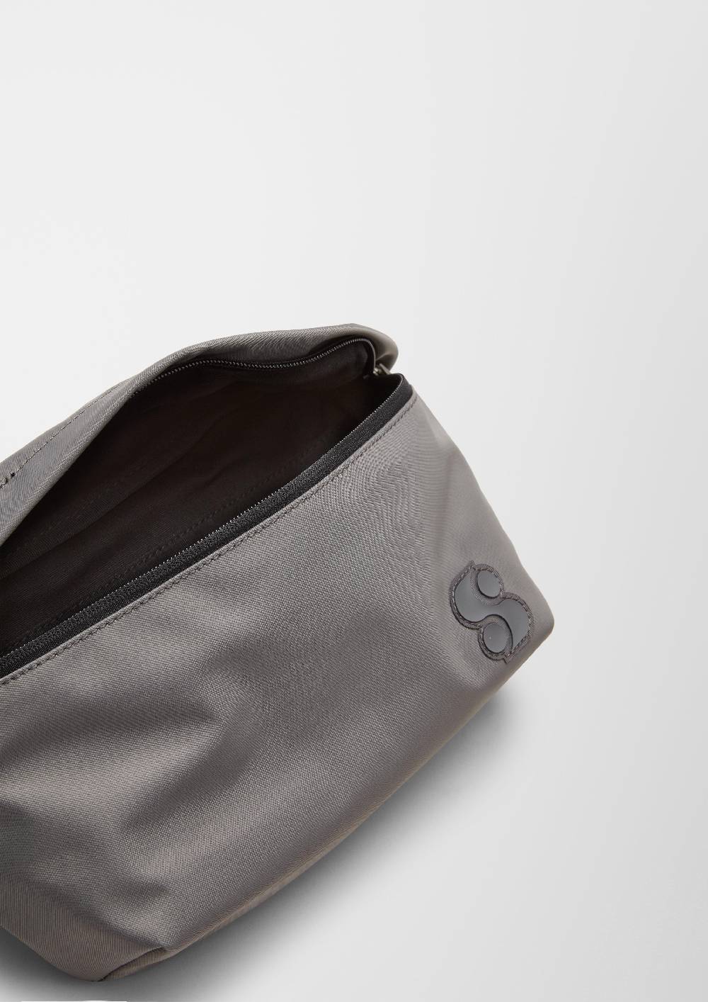 s.Oliver Belt Bag mit Logodetail Neueste Stile