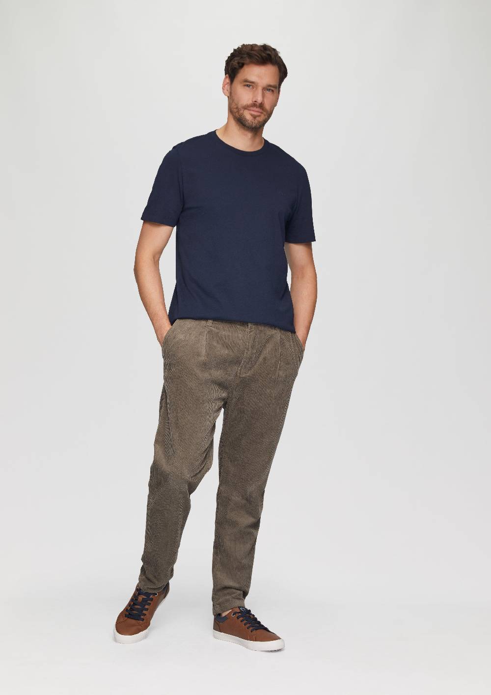s.Oliver Cord-Chino aus Baumwollstretch mit Bundfalten Limitierter Zeitrabatt