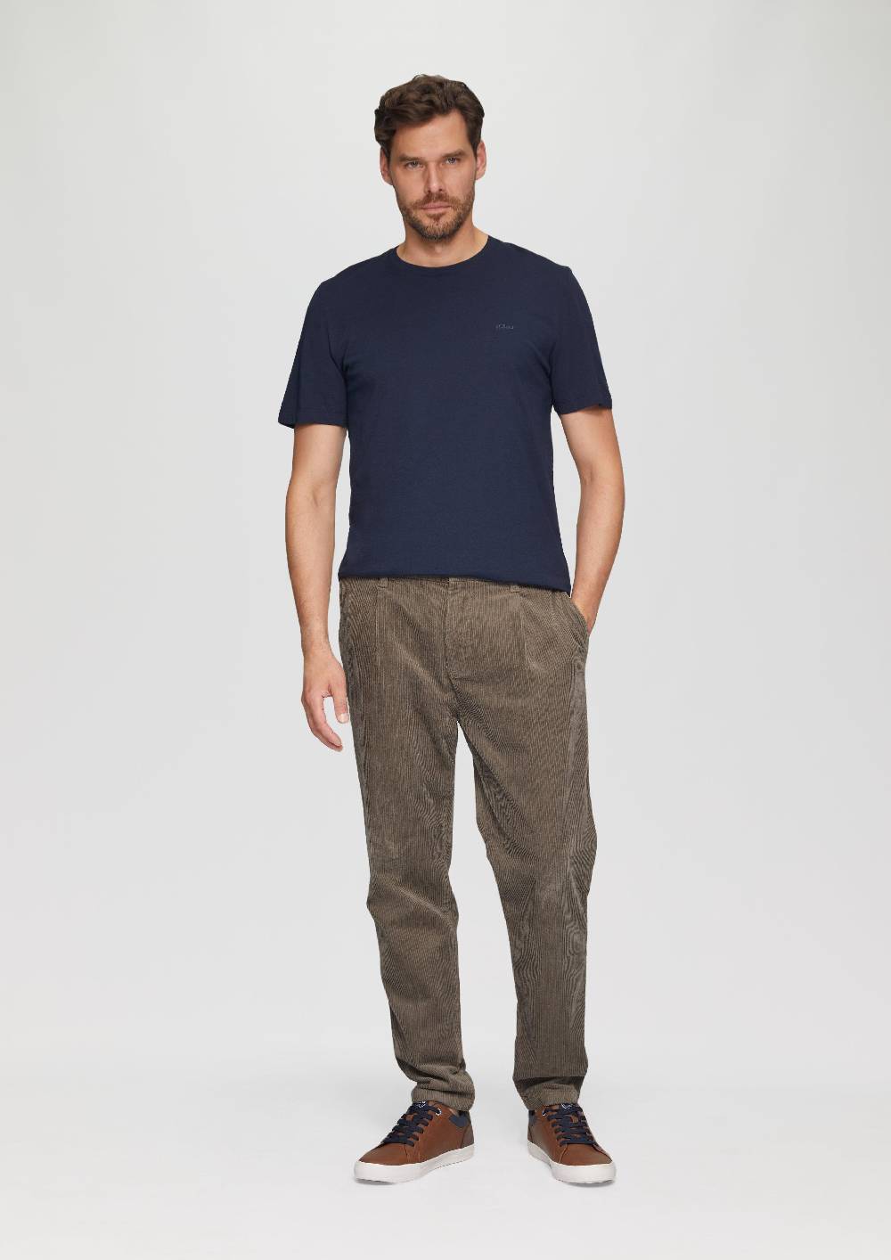 s.Oliver Cord-Chino aus Baumwollstretch mit Bundfalten Limitierter Zeitrabatt