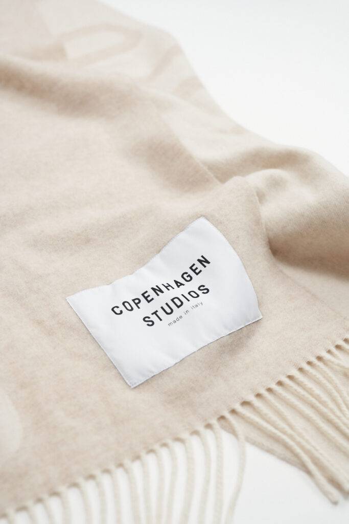 Studio Copenhagen CPH SHAWL 1 wool mix beige Begrenzt auf 3 Tage