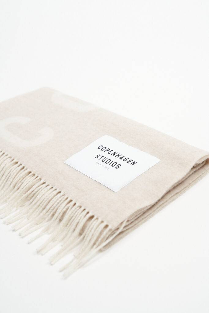 Studio Copenhagen CPH SHAWL 1 wool mix beige Begrenzt auf 3 Tage