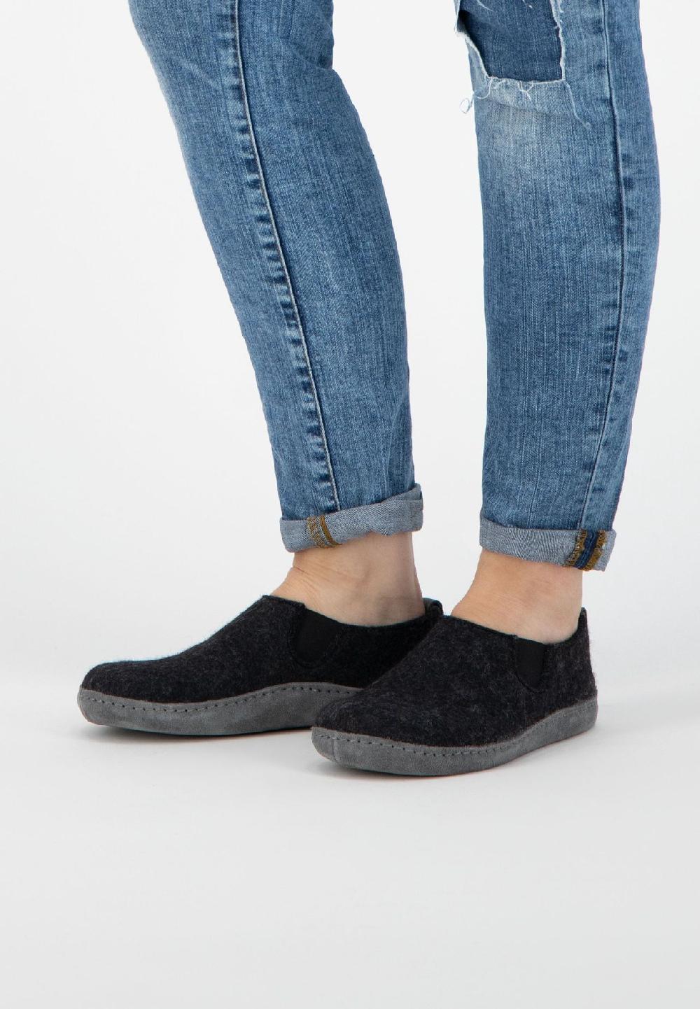 TRAVELIN' Slipper In-Home Kauf eins, bekomm eins gratis