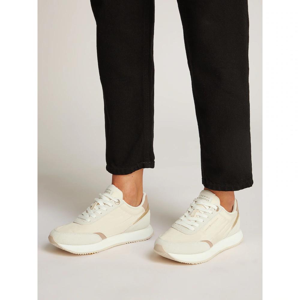 Tommy Hilfiger Plateausneaker »ESSENTIAL RUNNER« Freizeitschuh Halbschuh Schnürschuh mit Kontrastbesätzen online bestellen Im Verkauf