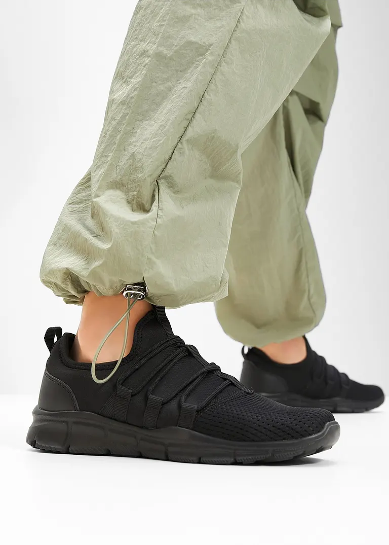 bonprix Sportlicher Sneaker mit einer aufgesetzten Schnürung - schwarz Zeitbegrenzte Promotion