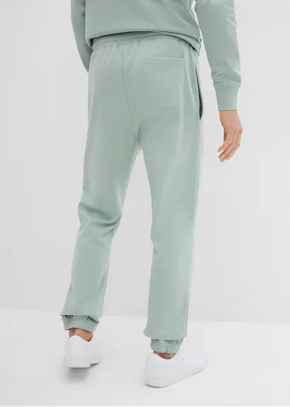 bonprix moderne Basic-Jogginghose im angesagten Loose Fit innen weich angeraut Super Sparpreis