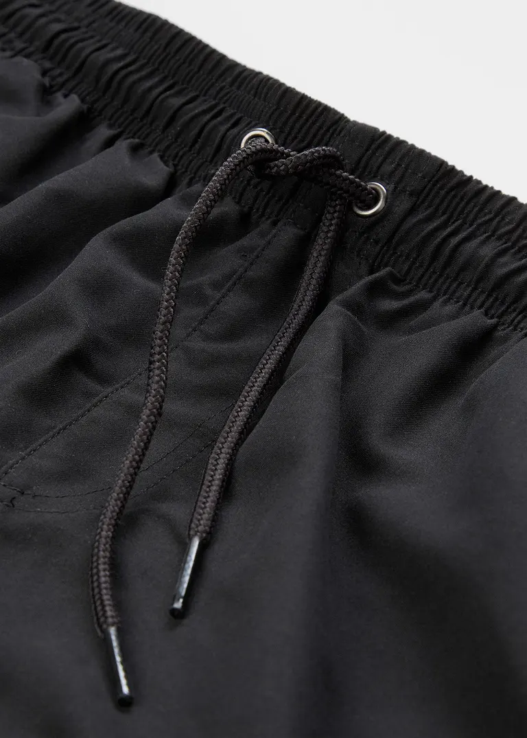 bonprix Schlichte Badeshorts im lässigen Design - schwarz Letzte 3 Tage