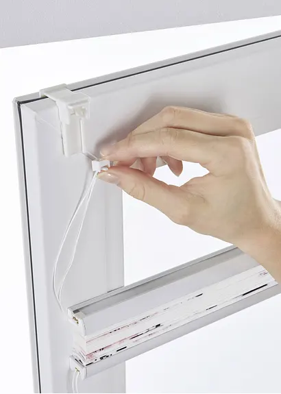 bonprix Fensterdekoration mit dezentem Blumen-Druck - weiß Klemmträger Flash Sale