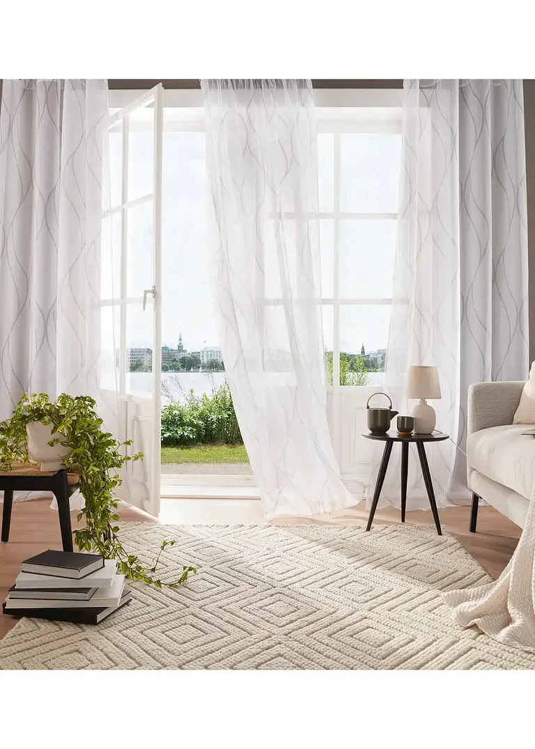 bonprix Transparenter Gardinenschal mit modernem Druck Blitzangebot